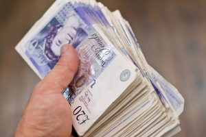 Investing £1000 in the UK